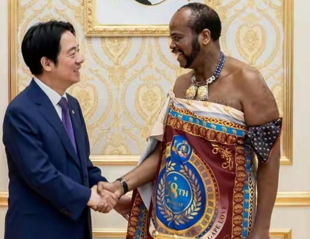 连滚带爬！赖清德连夜返回台岛，斯威士兰把事做绝了
 
5月4日晚上9点多，一张航