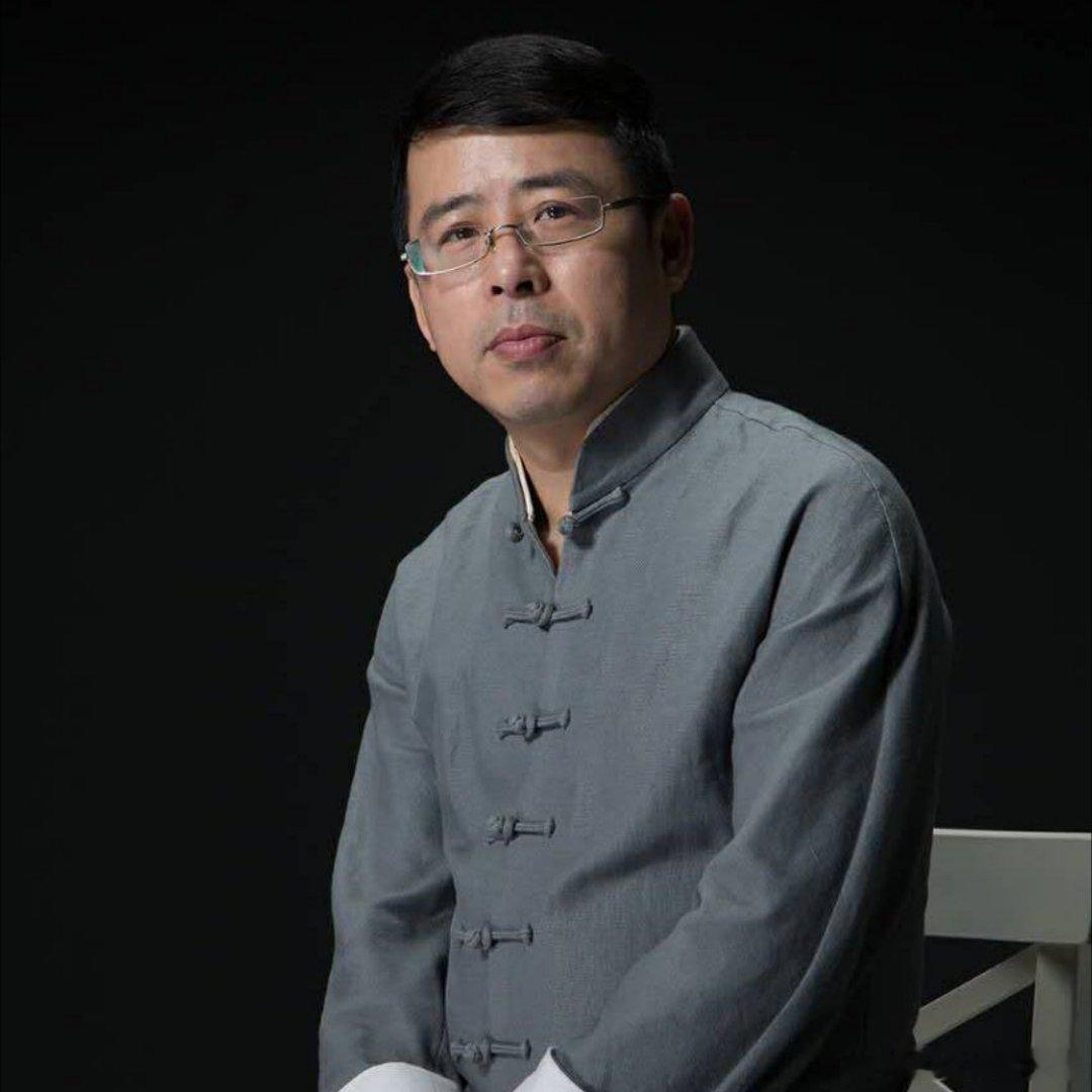 主持人阿丘擅用央视宣传已涉嫌违法不实的公告都能发出来？这是经过审核了吗？这也太草
