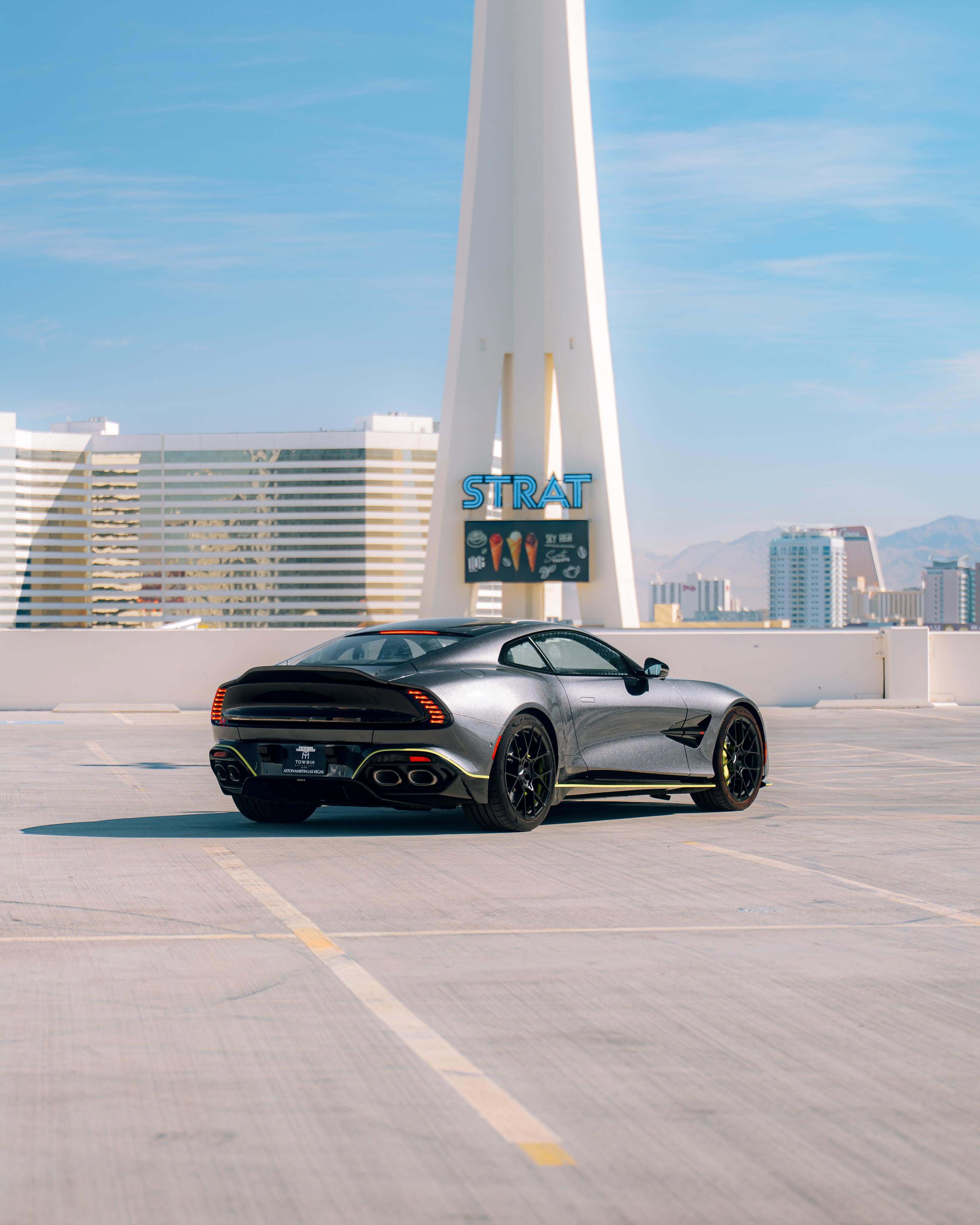 Aston Martin Vanquish阿斯顿马丁阿斯顿马丁vanquishA