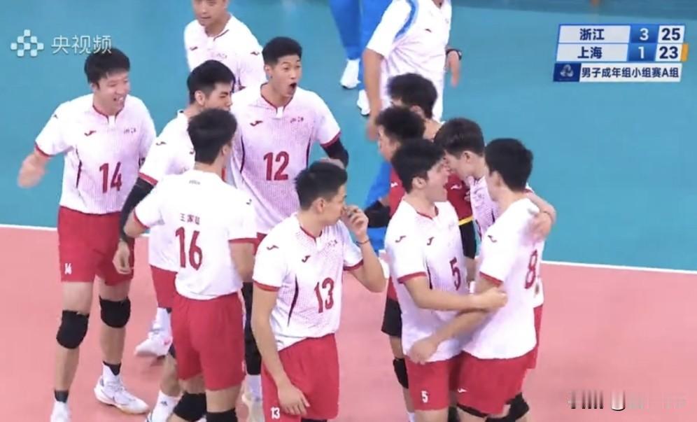 昨天是u18浙江男排对上海男排
今天是成年队浙江队对上海男排
两场比赛都是浙江队