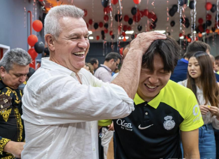 “真是轻松的小组！”“比日本那组好多了！”——韩国球迷对世界杯分组结果欢欣鼓舞：