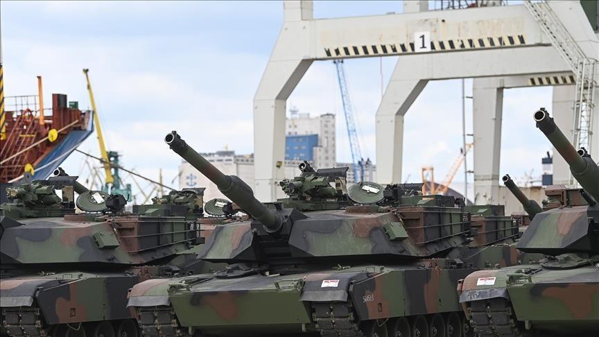 38辆美国坦克运进台湾引爆争议！为什么大陆没有海上拦截？是不敢动还是另有大棋？看