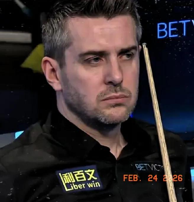 江俊二杆50+拿下第5局，102-8挽救一个赛点，比分追到2-3落后一局。
江俊