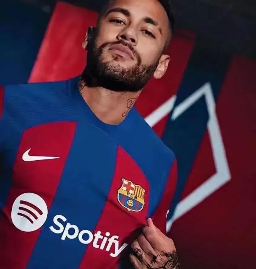 据《世界体育报》报道，内马尔再次被推荐给巴萨，不过哈维领导的教练团队并不赞成这位