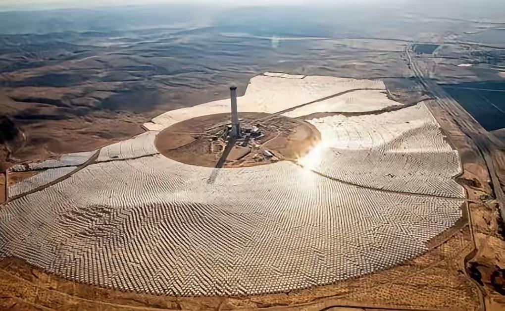 一枚伊朗弹道导弹击中了以色列内盖夫的阿沙利姆太阳能光伏电站。

​​伊朗这枚导弹