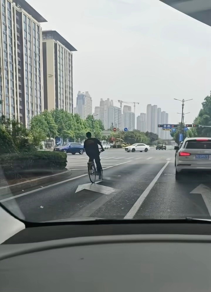 我更愿易相信他是救车失败