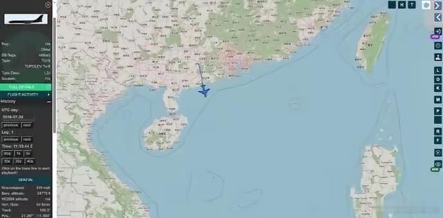 7月下旬，美国海军“乔治·华盛顿号”航母打击群进入南海，试图为菲律宾在黄岩岛、仁