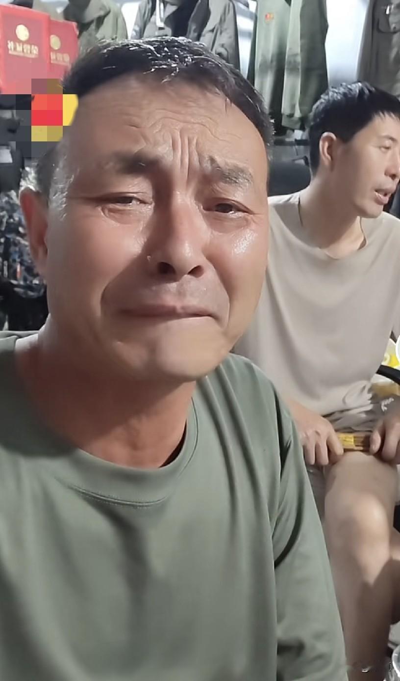 哈哈，刷视频总能刷到这个人成天找老伴儿，估计那些单身的，空虚寂寞冷的也没少私信他