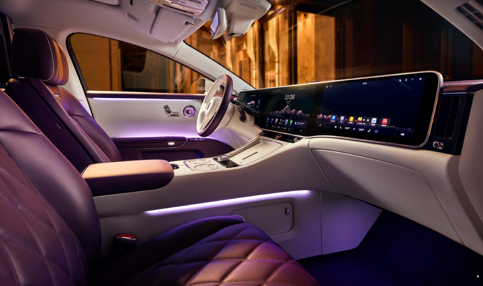 余承东曝尊界200万级新品轿车全新豪华力作来袭，余承东提前揭秘尊界重磅新车。20