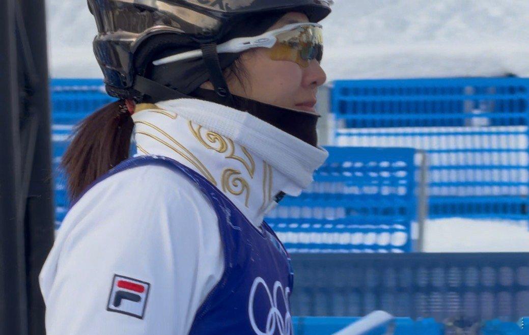 自由式滑雪女子空中技巧决赛本以为北京冬奥是徐梦桃最好的结局，谁料只是逗号。卫冕成