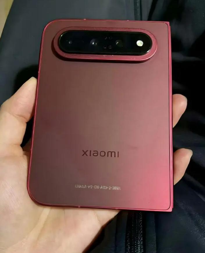 小米18 Fold起售价或达12000元，有望成为小米首款破万元手机

据IT之