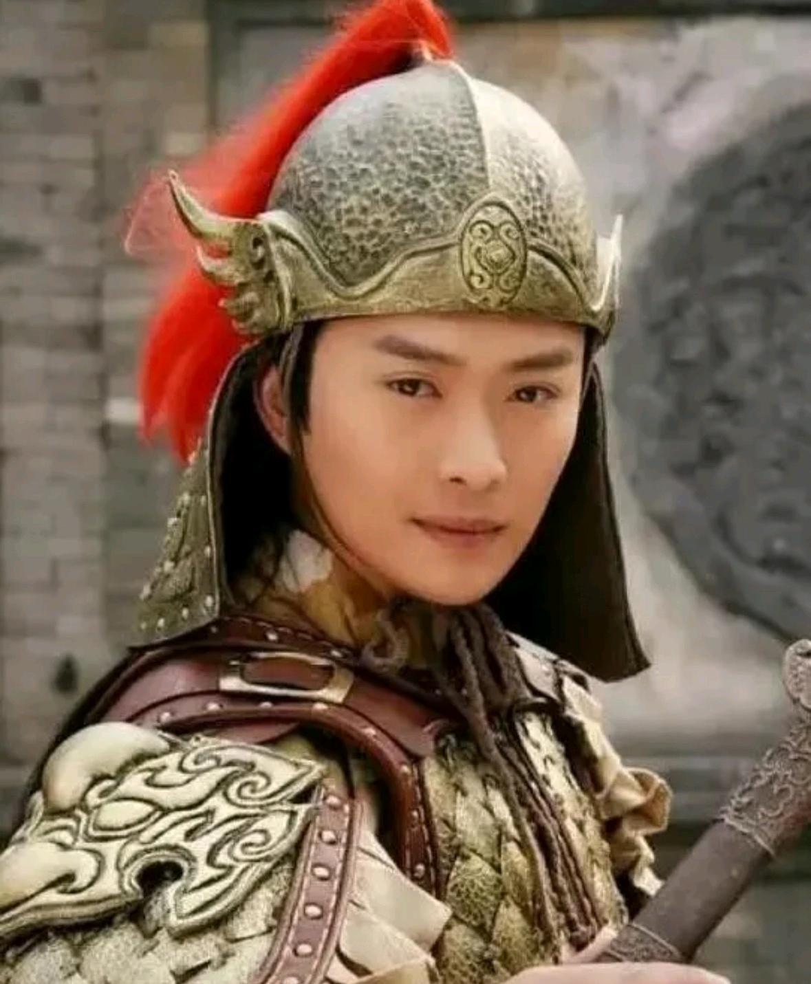 大唐名将秦琼卧病在床12年，李世民从不探望，只派御医诊治，可御医刚走，秦琼就悄悄