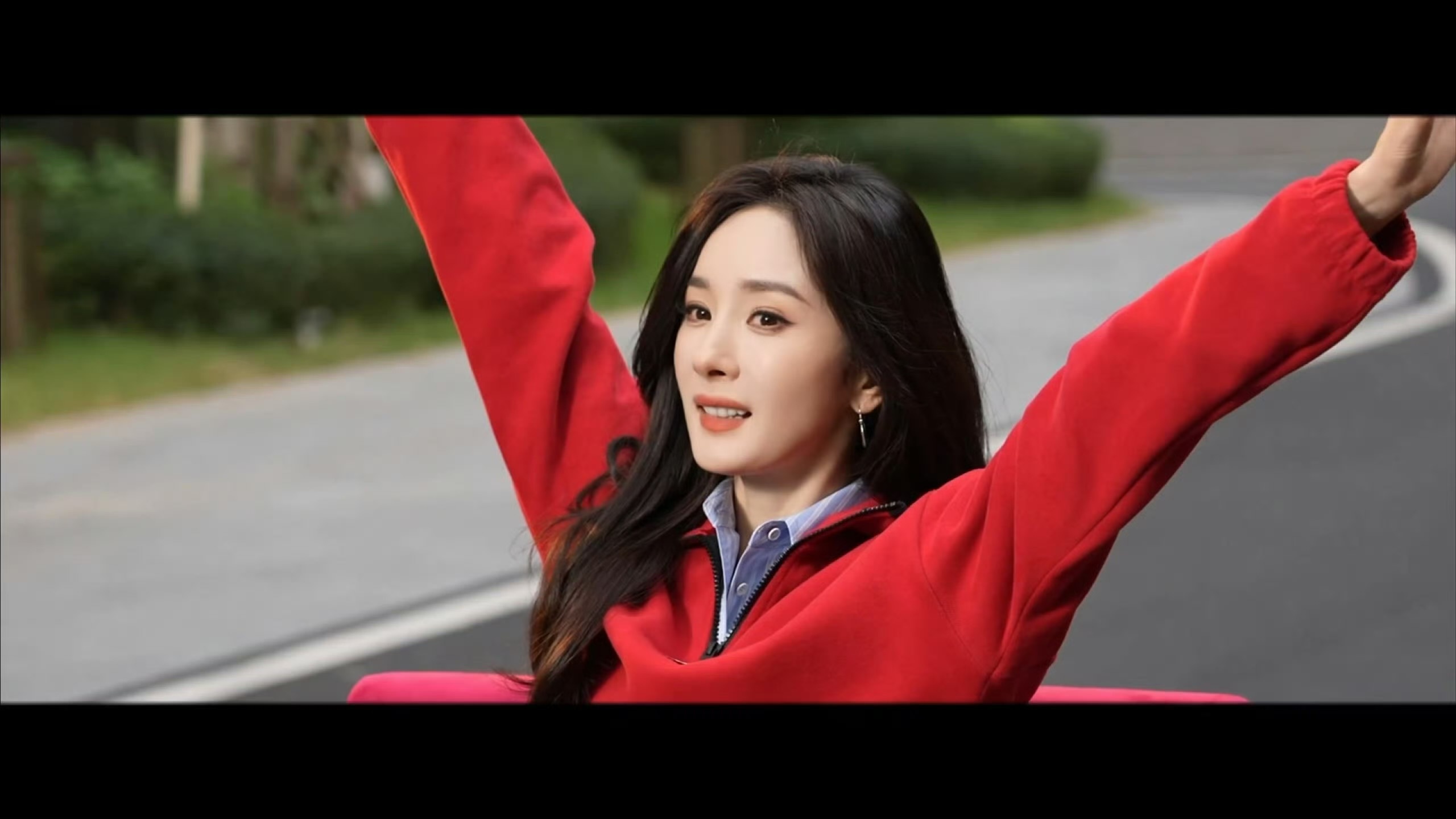 太美了，好权威的一张脸被杨幂工作状态美一大跳