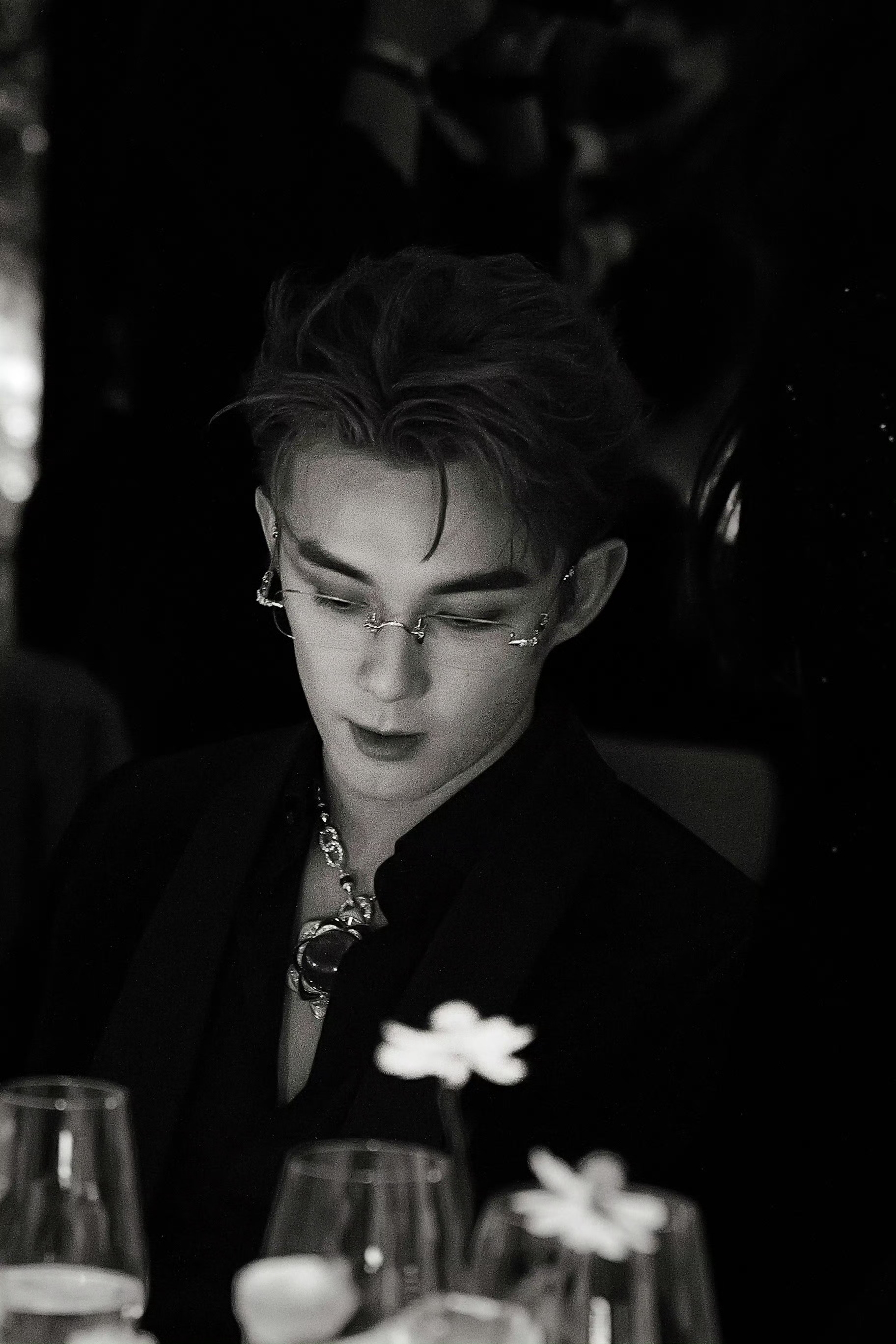 吴磊✖️BVLGARI 宝格丽高珠展览晚宴图集 📷吴磊无边框眼镜熟男感宝格丽高