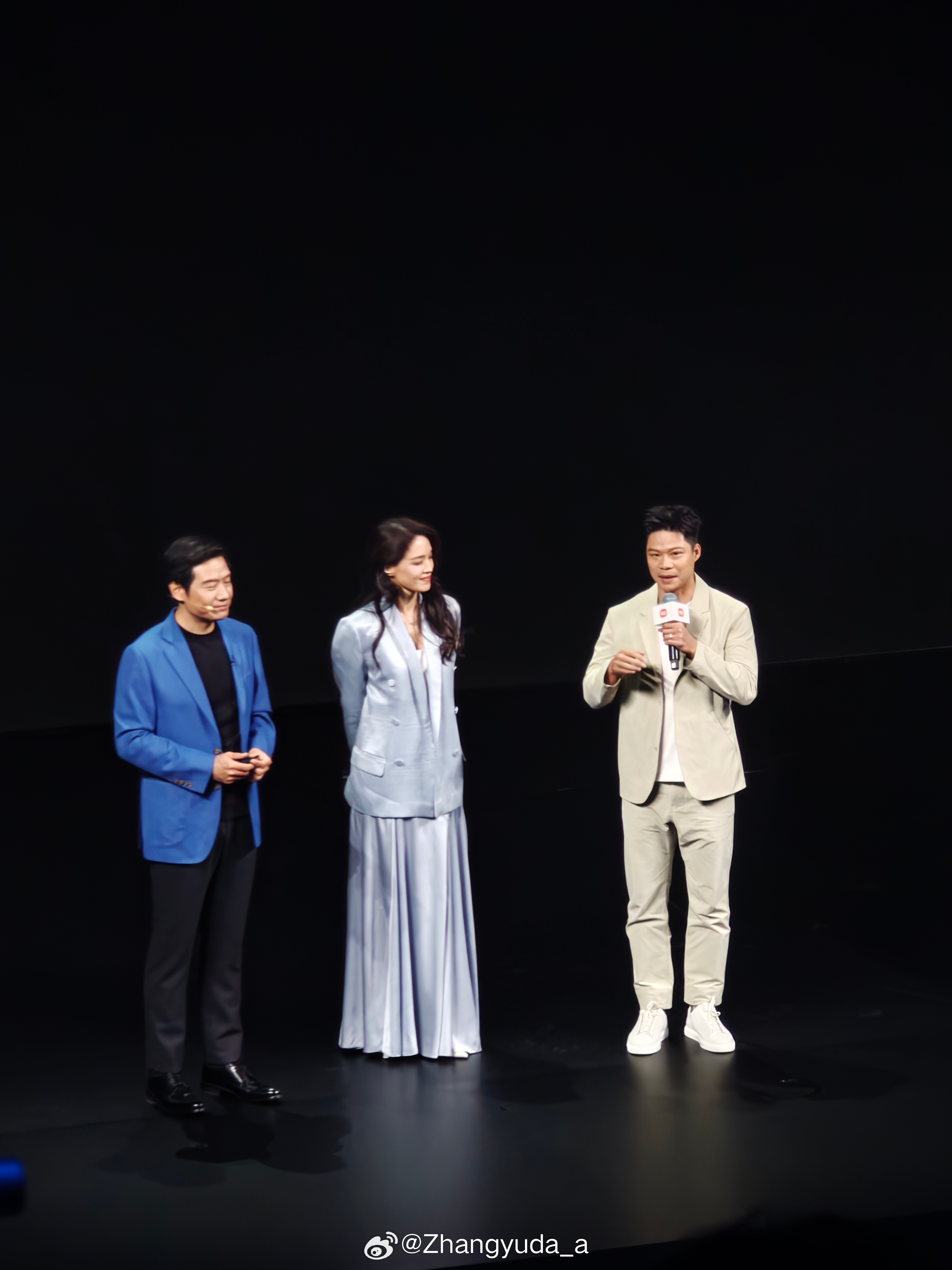 昨天去小米发布会看到了 董老师舒淇 小米Su7 