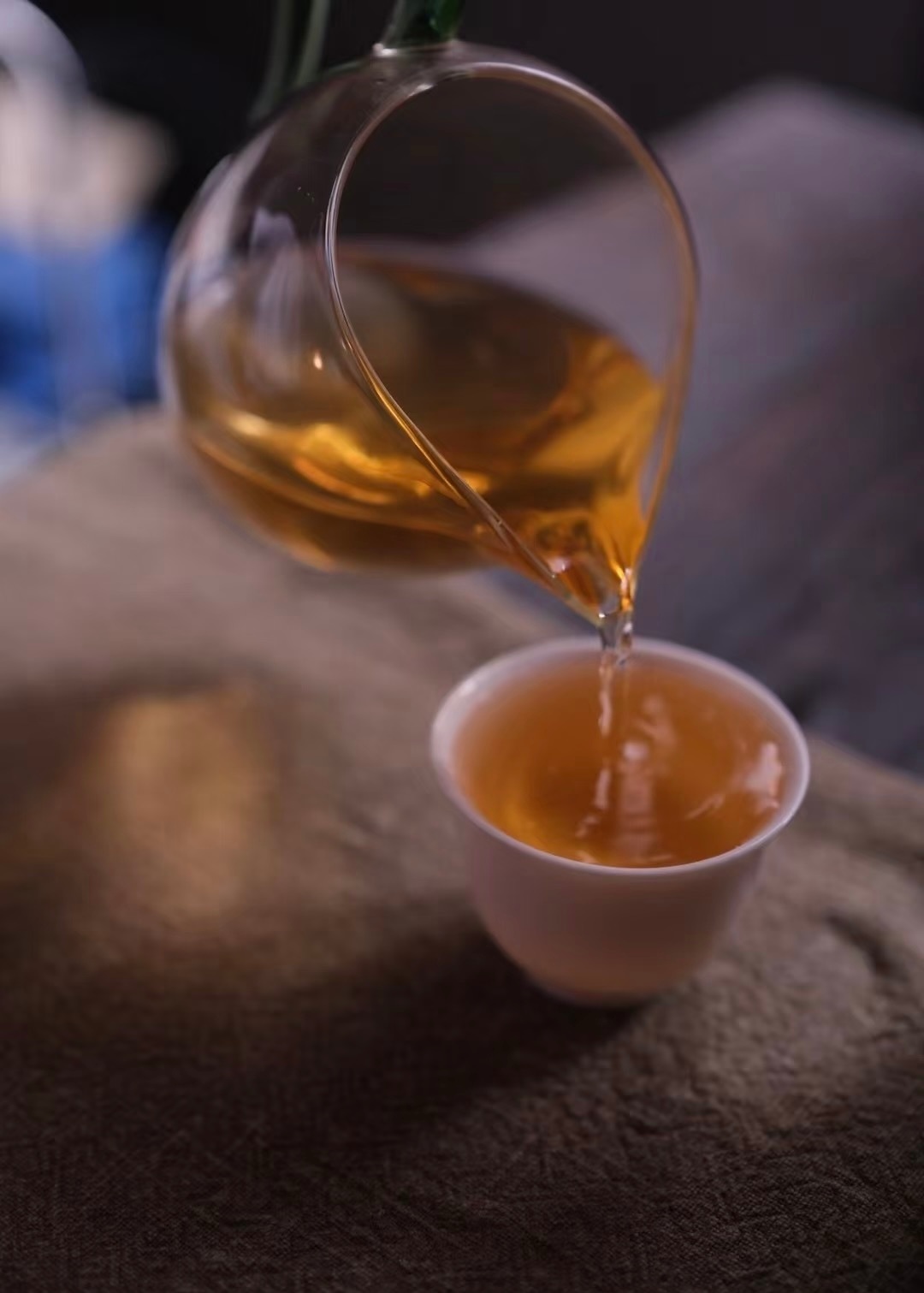 人一旦恐惧和短视，就会用力过猛，动作变形。如何改变呢？回归自身，沉心静气，长期主