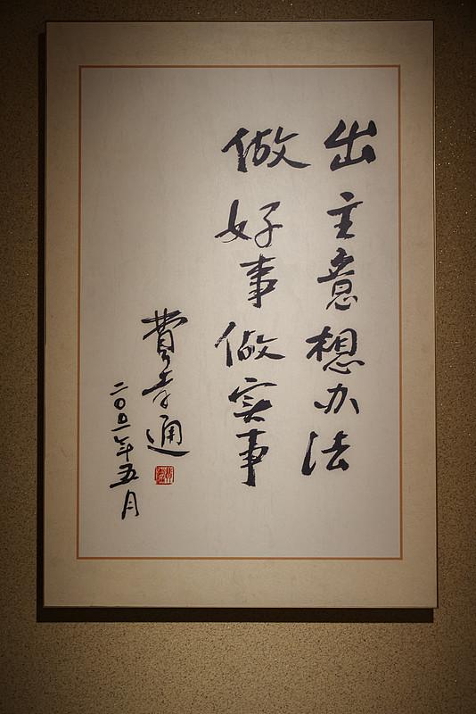 刷到有人拿老俗语“好事不出门”当上联征下联，底下的评论区直接把我笑到拍大腿。
有
