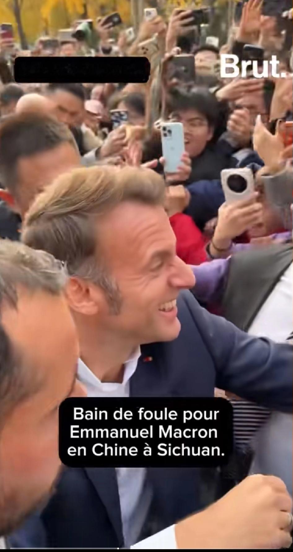 这一刻，真的羡慕四川人民啊！

居然都跟阿龙握手了呢！

记得两年前，阿龙来到中