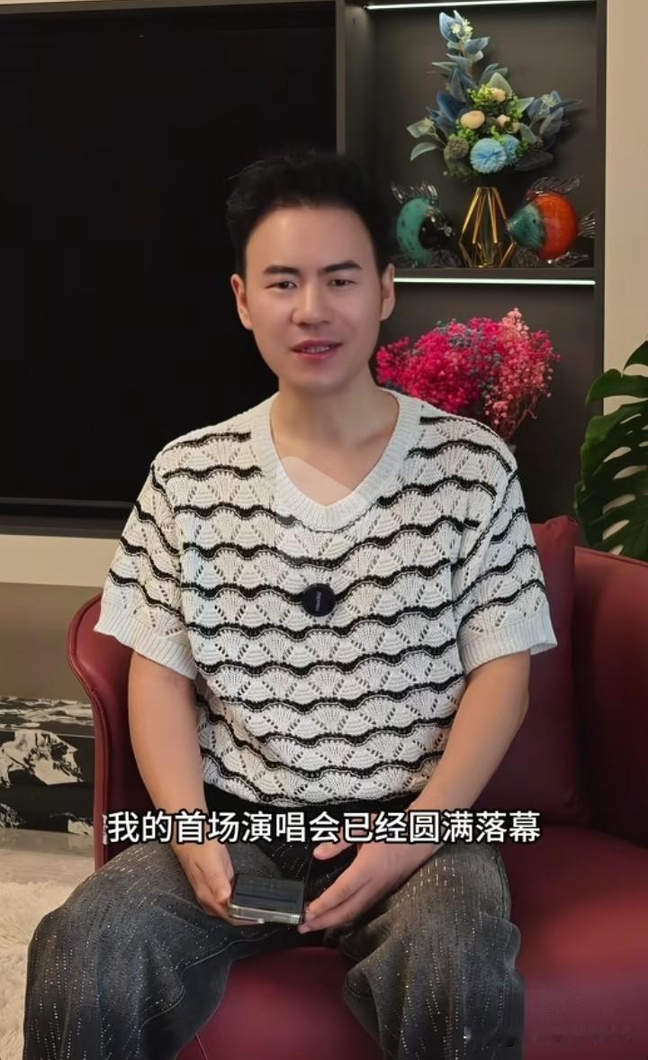 歌手马健南在首场演唱会大获全胜后，又着手开启自己的第二场演唱会，他把第二场演唱会