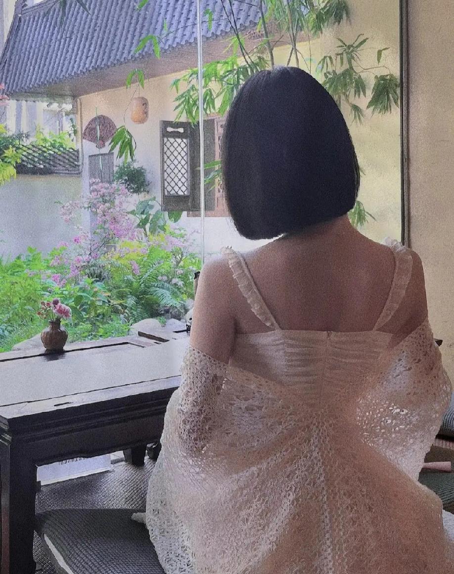 什么样的女孩可以被称为美女 什么样子的女人才是最美的 甜美小仙女的穿搭 美人照怎