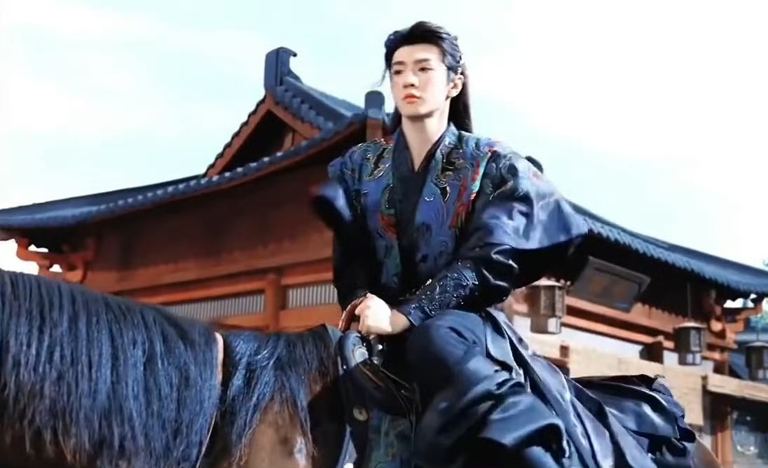 张凌赫，陈哲远，两位将军造型，一眼看到谁张凌赫陈哲远将军造型对比