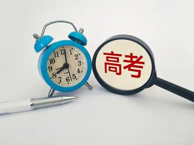 有哪些高考后才明白的道理高考结束才慢慢懂，分数从不是人生的唯一答案。那些熬夜刷题