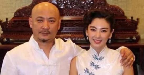 [微风]他是王全安，完全不管女友余男正怀着孕，私下约张雨绮出来吃饭，两人喝得有点
