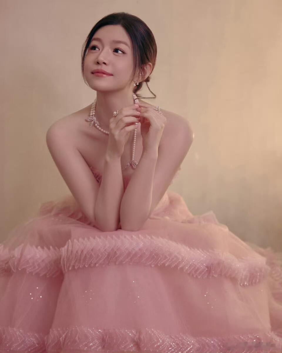 陈妍希一笑沈佳宜就回来了15年过去了陈妍希还是沈佳宜青春有归处，回忆有模样，十五