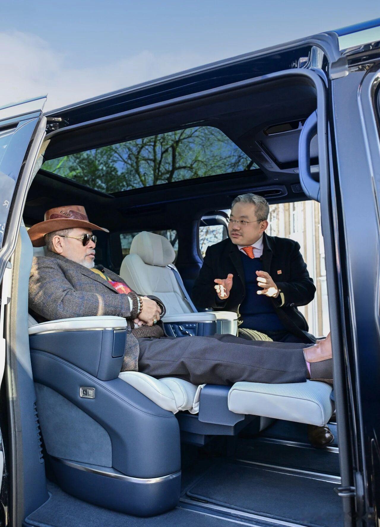 极氪009正式交付印尼驻华大使馆“极氪009能完全胜任外交领域的公务用车场景，身