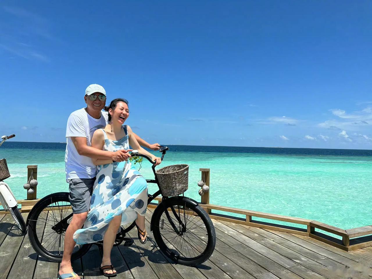 55岁胡军，引发热议！

8月23日，55岁的实力派演员胡军引发了热议，不过，不
