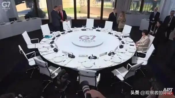 这就是日本在G7里真实的位置和地位，一个亚洲国家挤进欧美集团，文化和身份上都存在