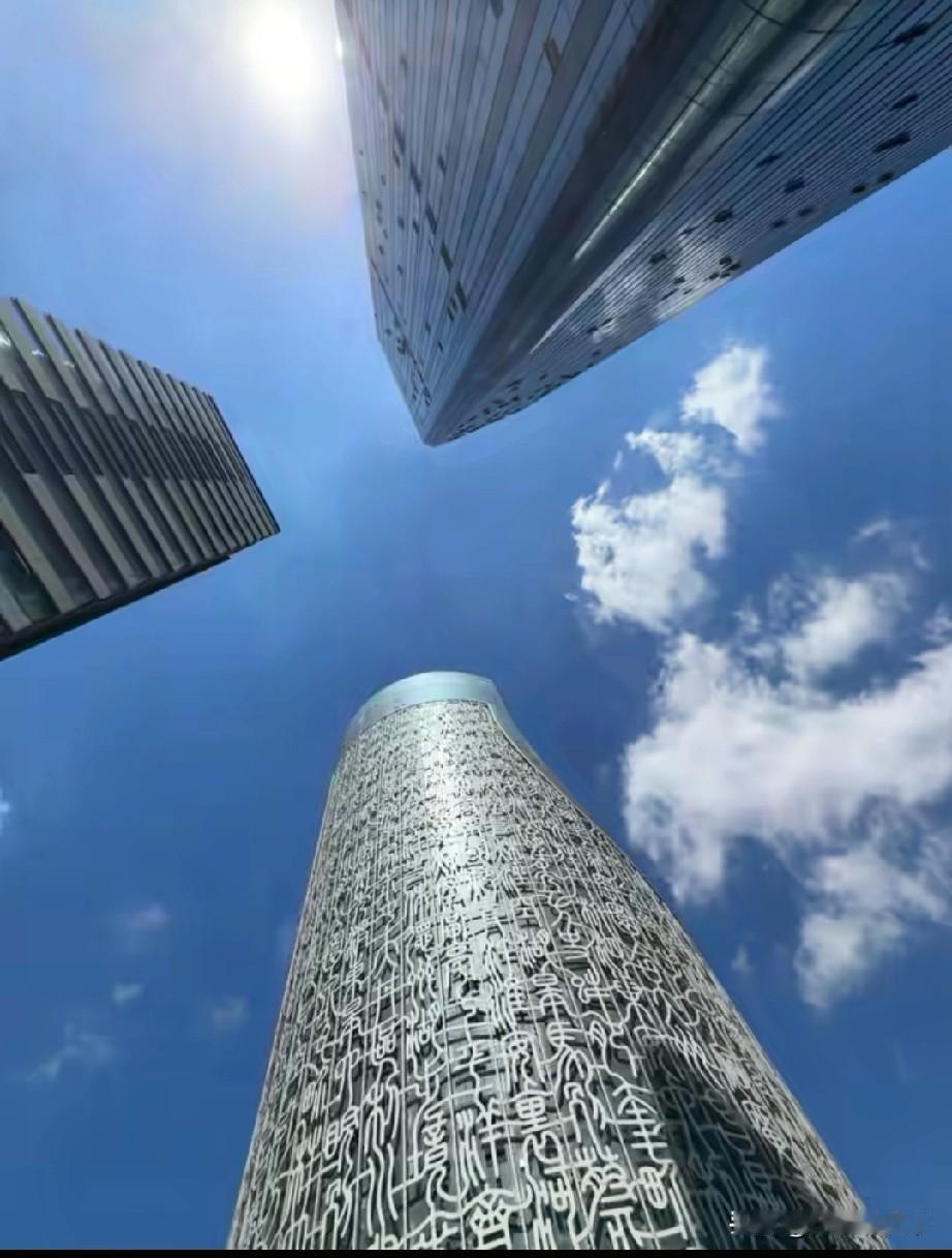 合肥美食4件套，缩水为美食3件套，也是大家公认的事实了
前两天，网络达人董宇辉携