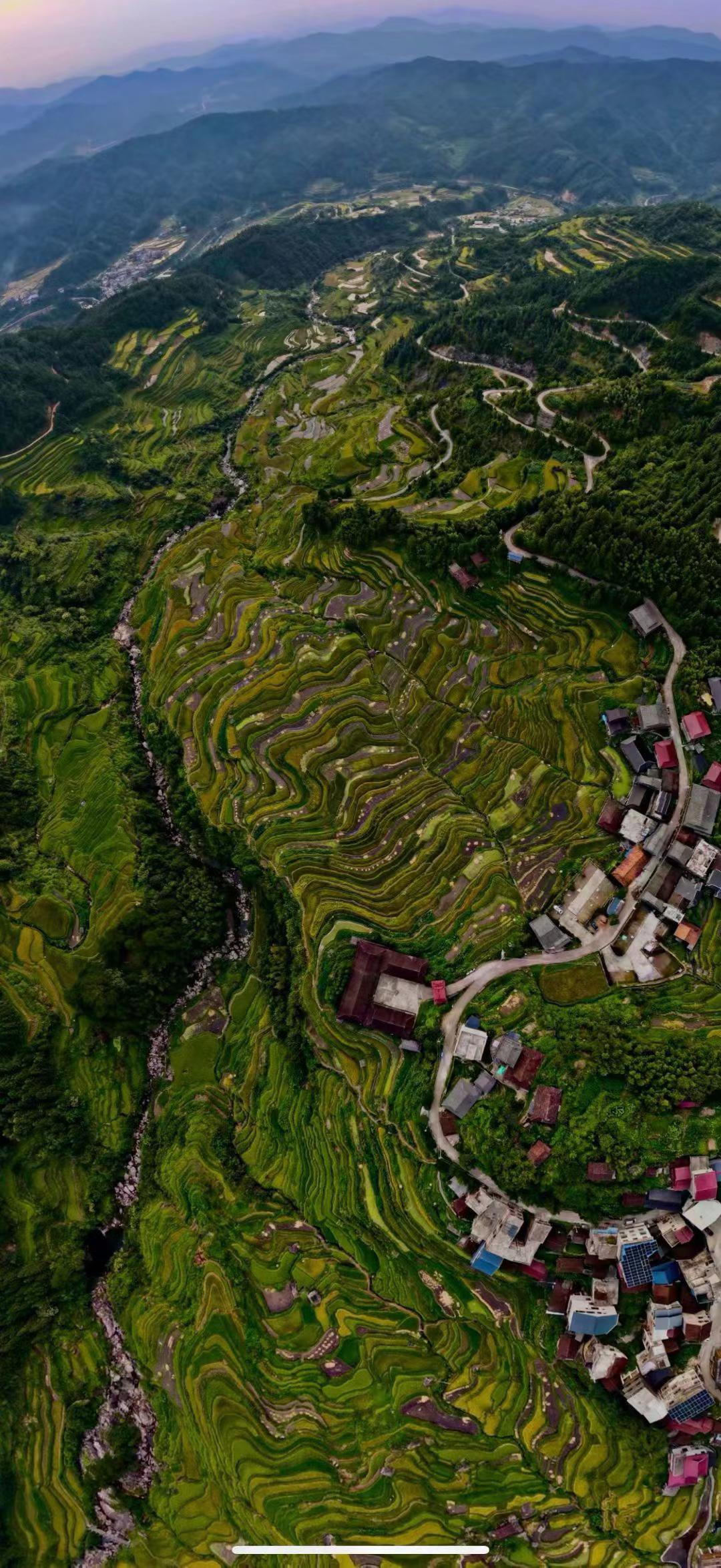 美丽的融水元宝山梯田和苗寨。自然风光 梯田美景 航拍 山村美景