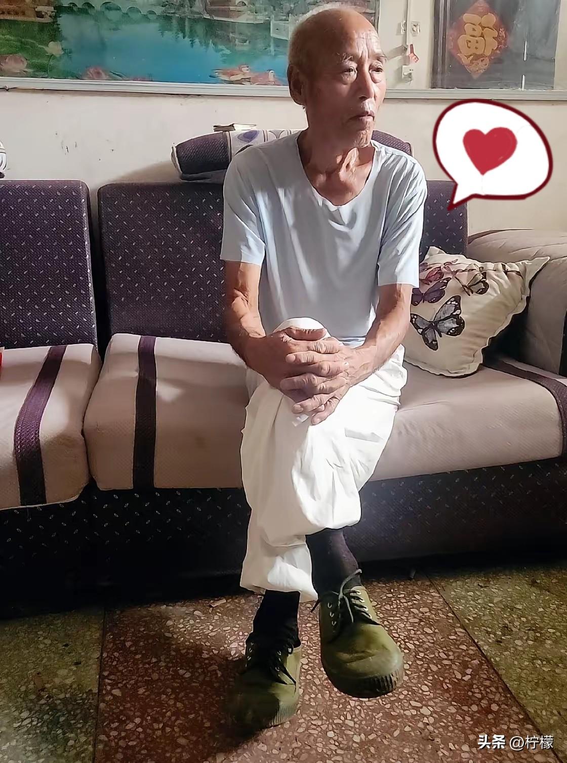 最寒心的偏心！
三套房产全给儿子，
晚年无人收留，最后投奔一分没得的女儿家。
 