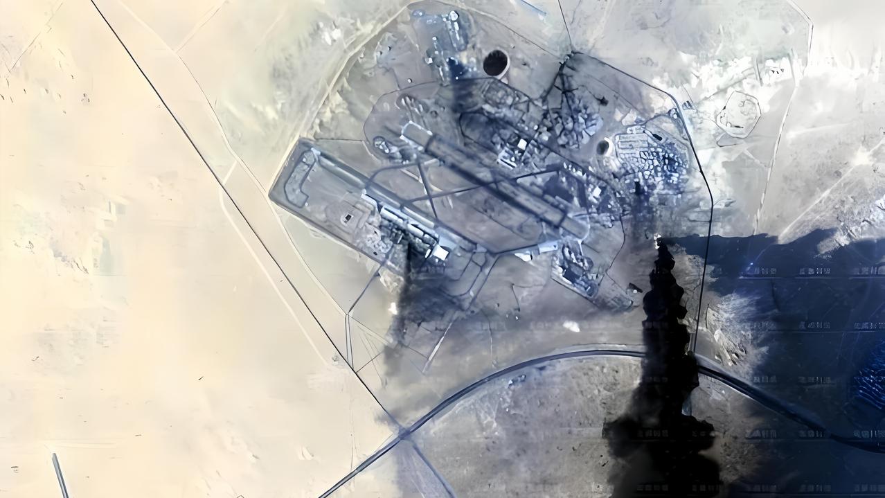 美军基地被炸了，

不是演习，是真的。

乌代德、巴林、科威特几个大基地都挨了打