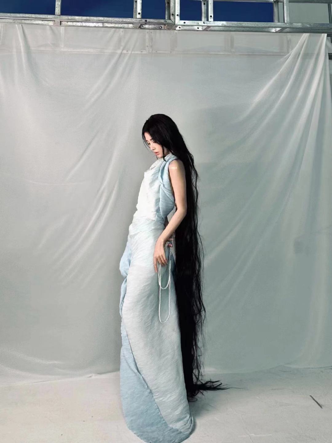 谁能想到 鞠婧祎 美人鱼  能如此惊艳？用实力证明，她就是时尚界的灵感缪斯。这款