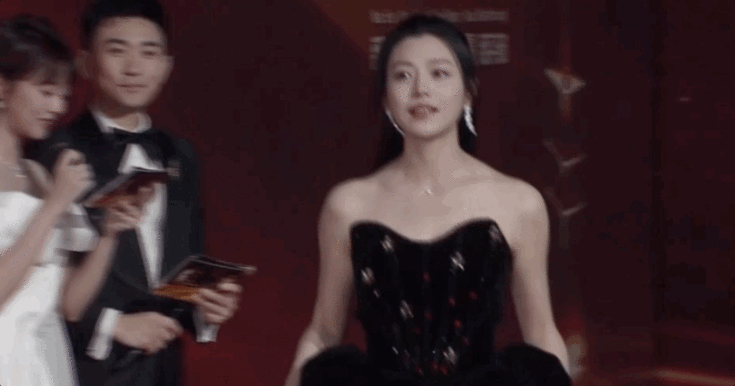 陈妍希，引发热议！

8月28日晚，40岁的台湾女星陈妍希，突然引发了热议，不过