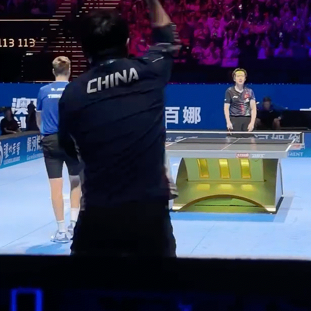 整个世界杯下来白告也拥有了最神的表情包🫵 