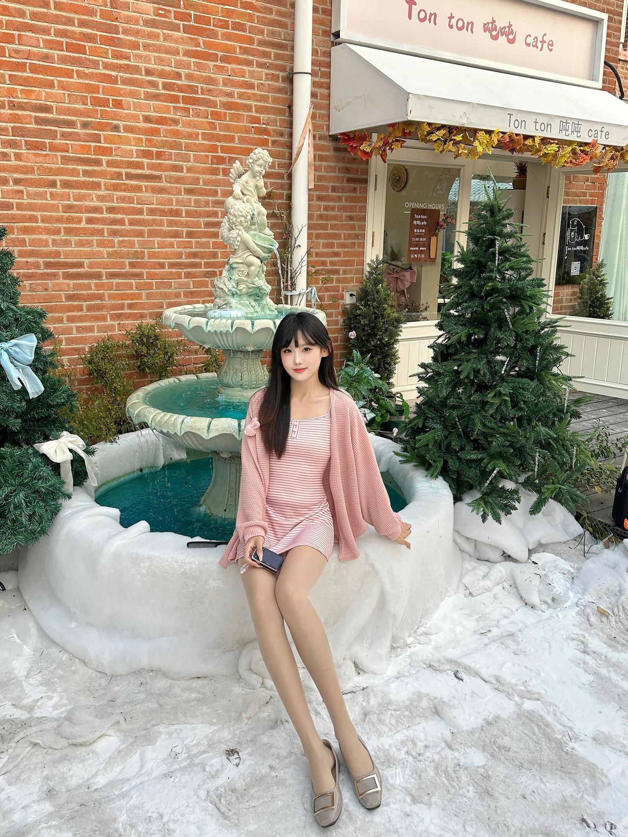 提前被圣诞的浪漫包围🎄
氛围感满满的咖啡店☕
什么样的穿搭可以成为气质女神?