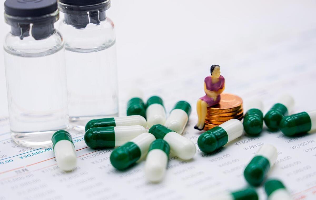 为什么降脂治疗时，在降脂药物中，他汀的地位最高
降脂治疗的最终目的，是为了减少心