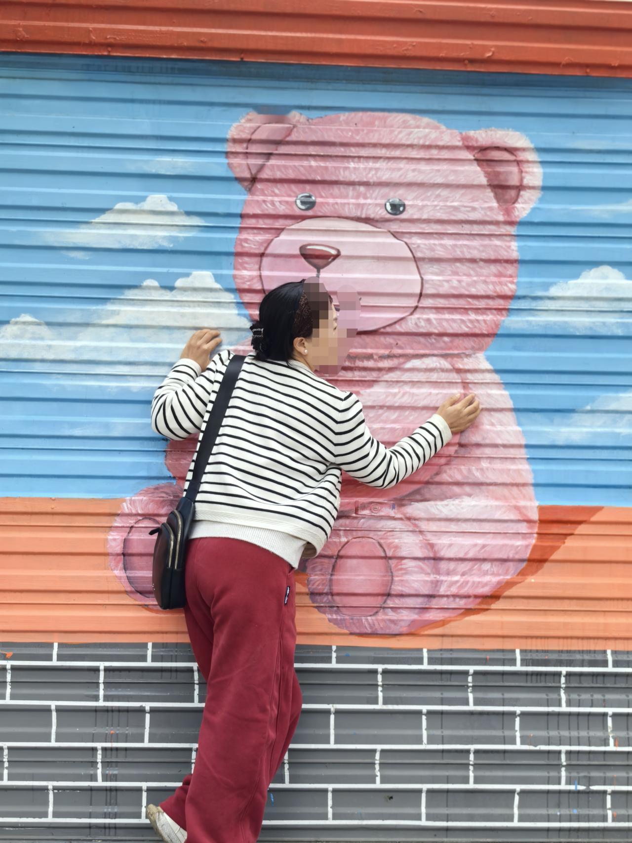 黄家社区网红墙引来民众打卡
刷抖音刷到一个拍照非常出片的宝藏地，赶紧约上我介绍过