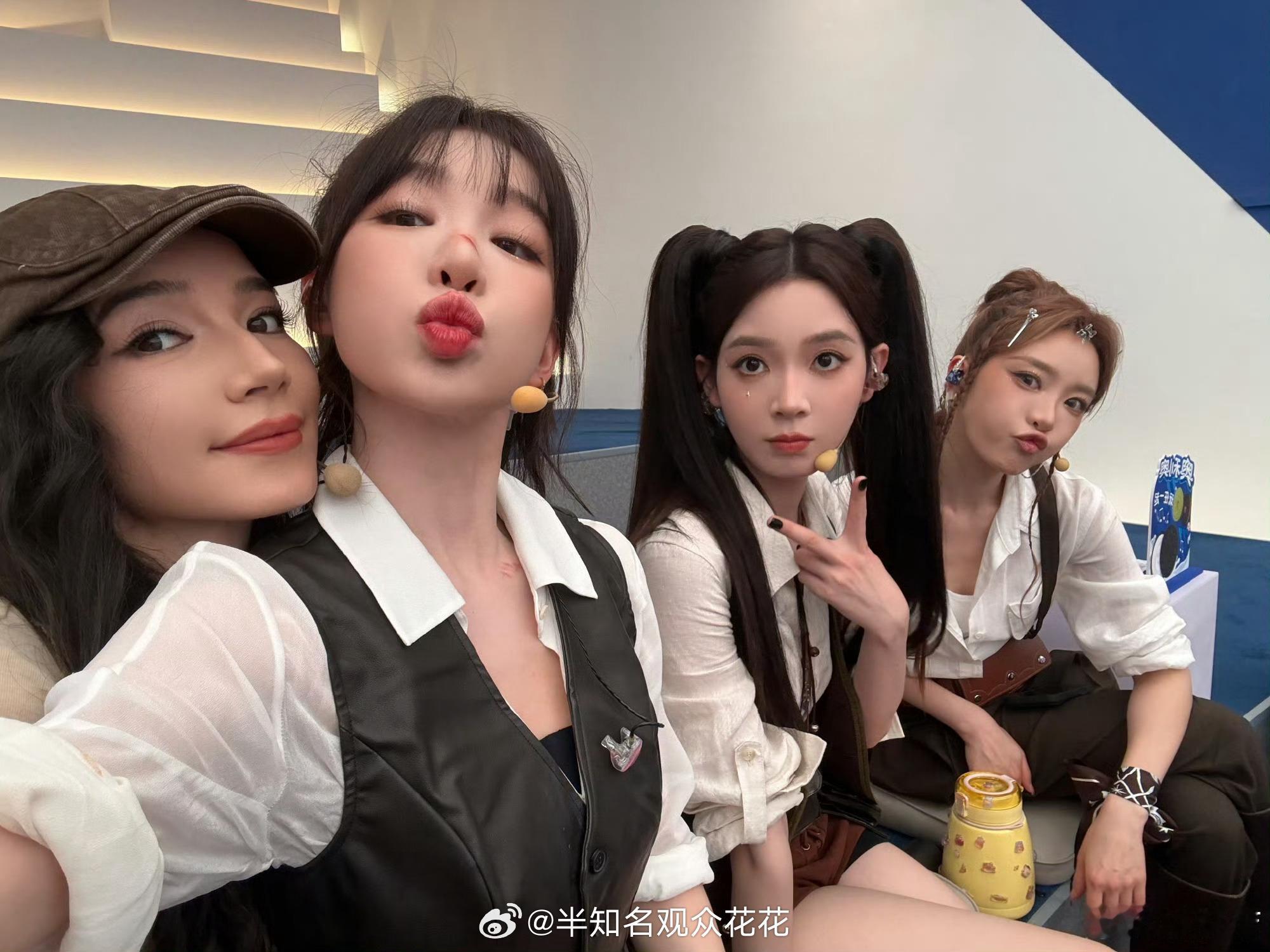 漂亮姐姐在一起请多拍合照孙怡代斯张月陈瑶徐梦洁合照徐梦洁晒霍元甲组合照