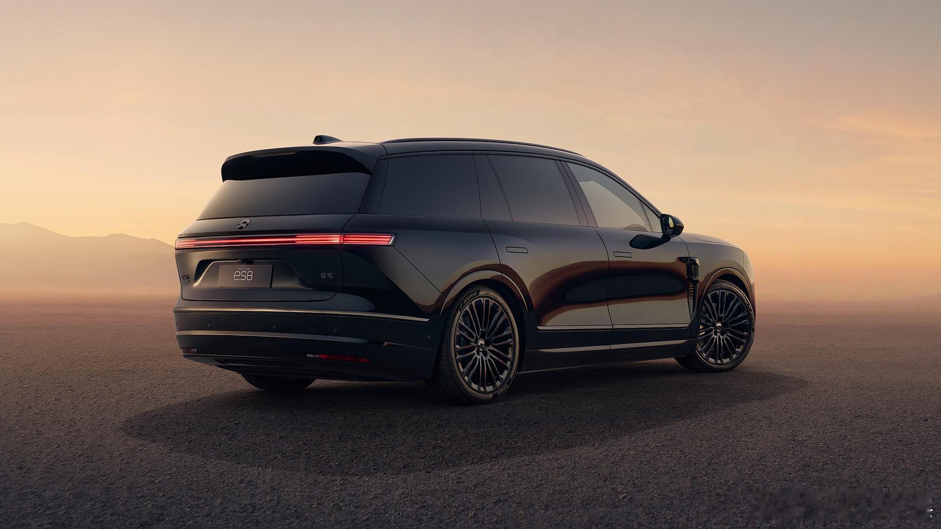 蔚来全新ES8开启交付215天达成十万台，创造了40万元以上中国品牌单款车型十万