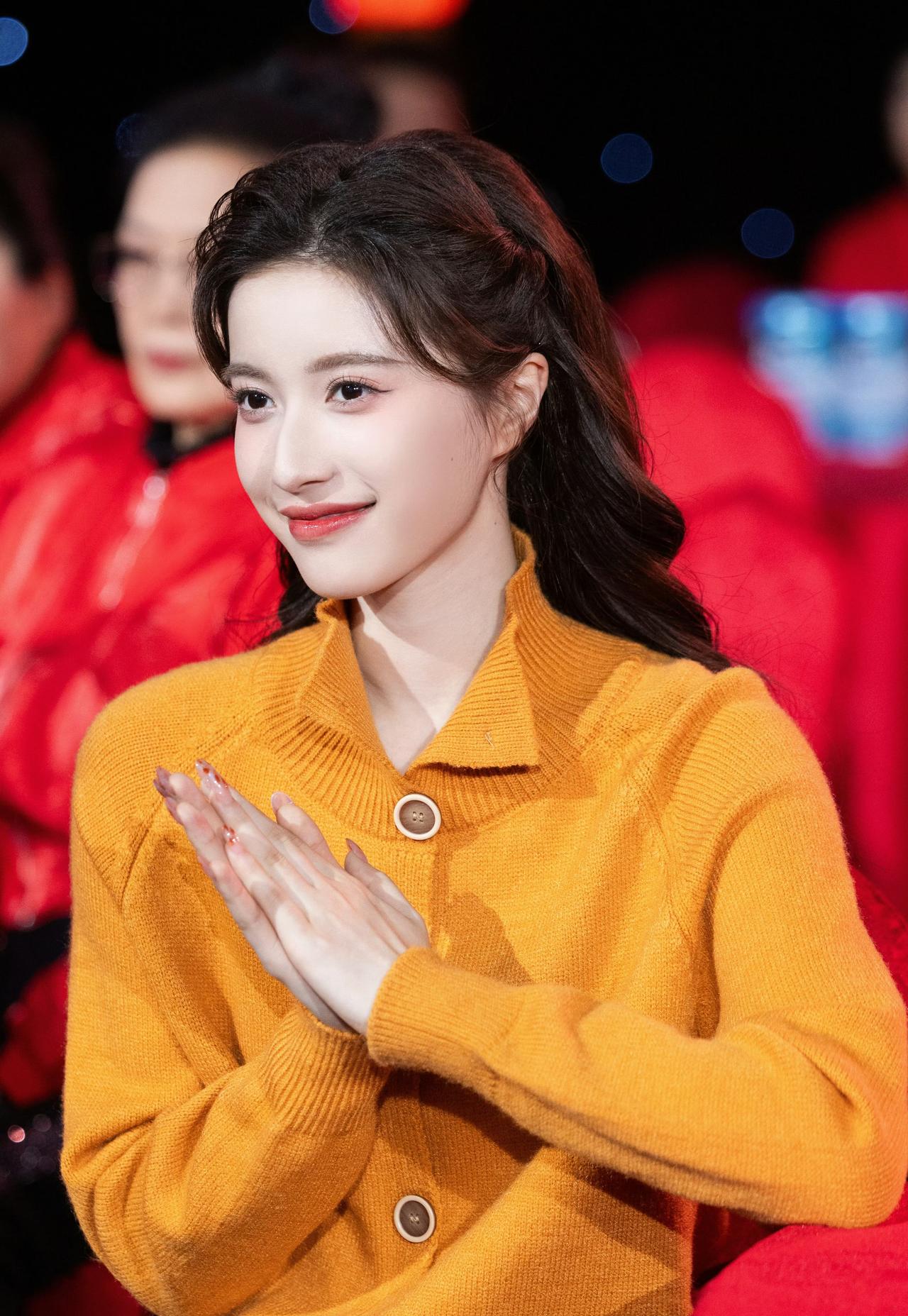 内娱来新人了？？好大气的长相[飞吻][飞吻]