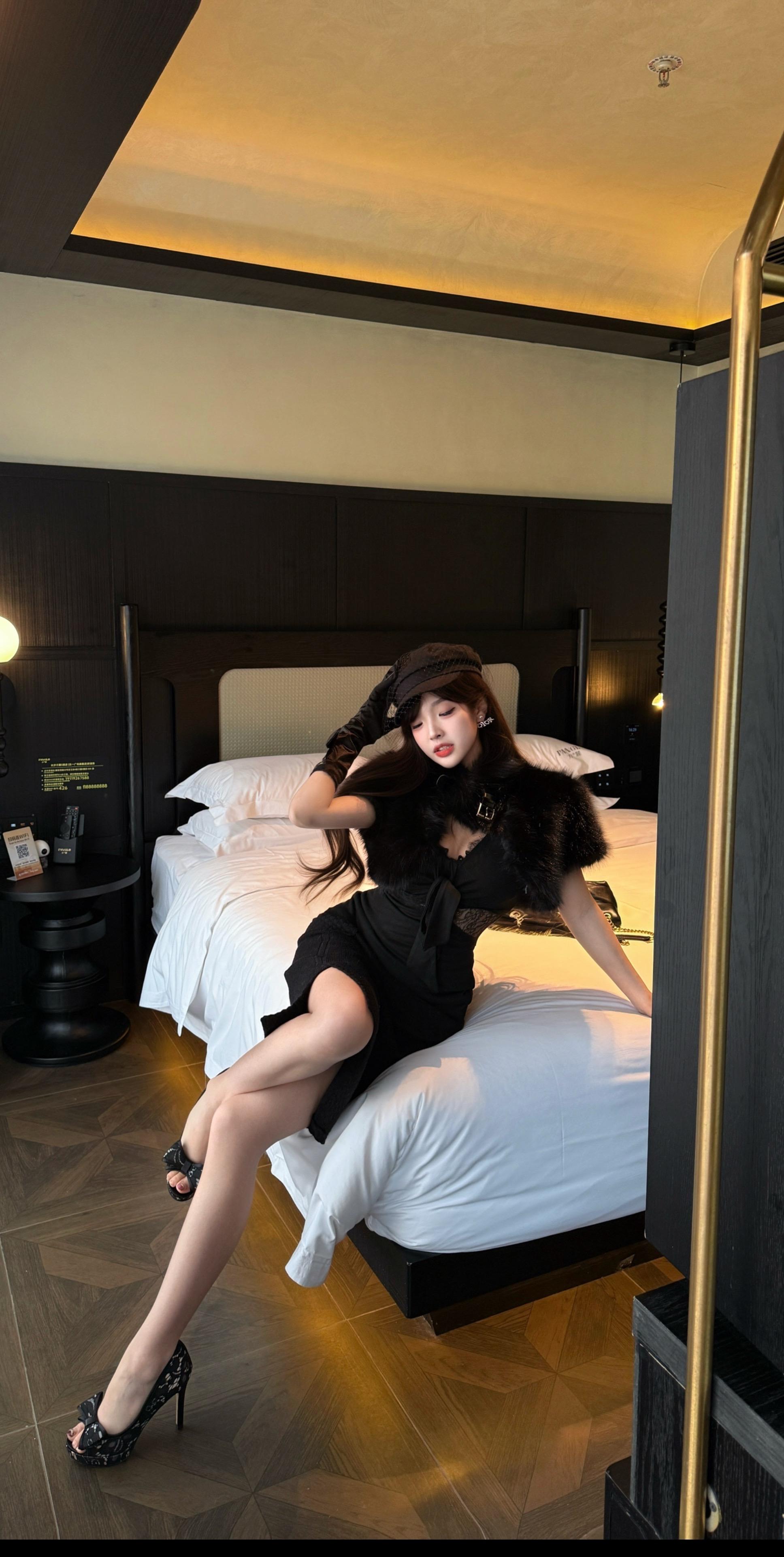 不知道 反正我的身材很曼妙。