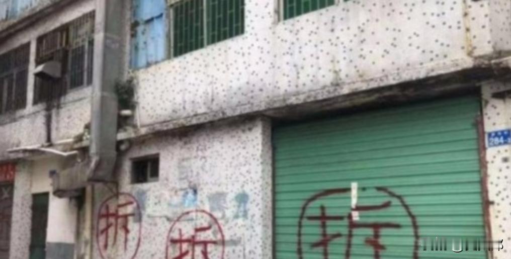 2001年，武汉市民李女士倾尽全部积蓄，花费110万元购置了一间临街商铺。优质的