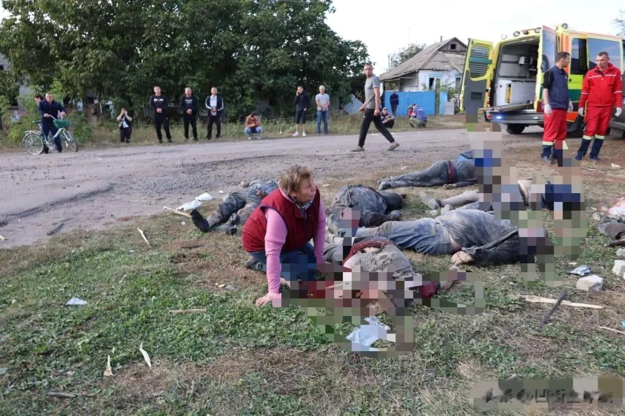 人间地狱！

俄罗斯袭击哈尔科夫地区一家商店：47人死亡。

泽连斯基:“这是一