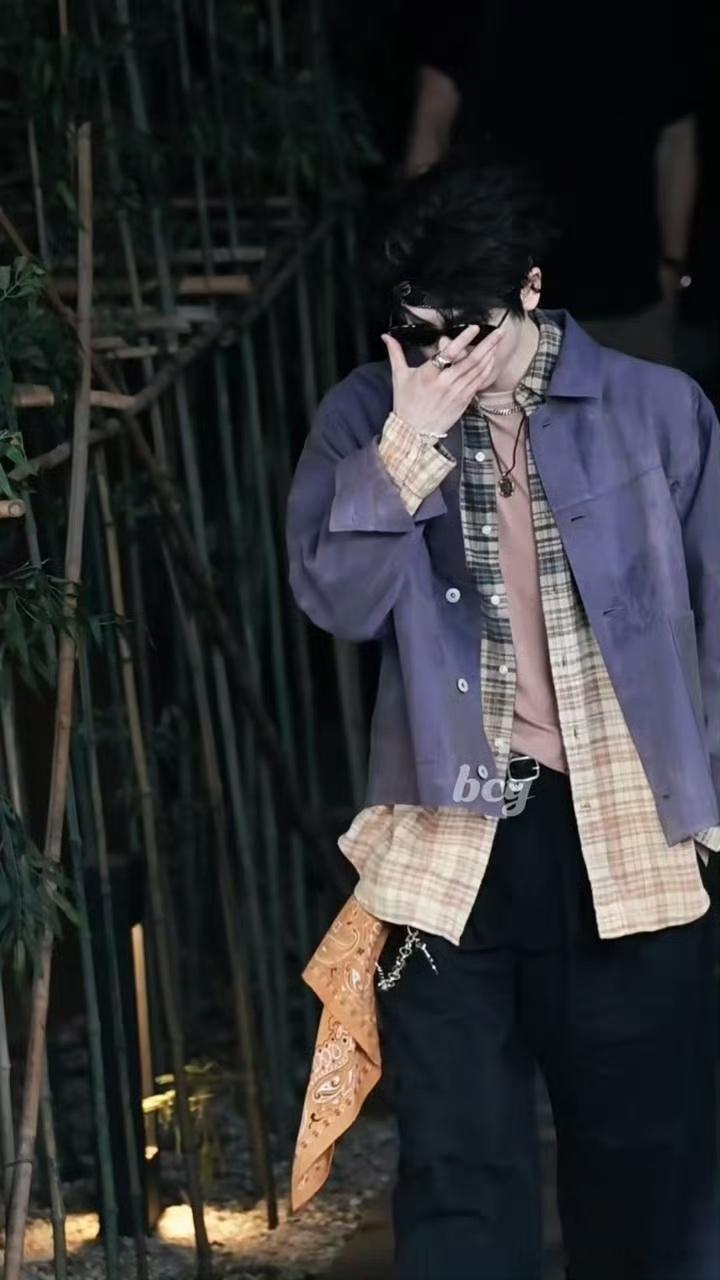 张凌赫发带战神张凌赫嘬腮这一下 谁懂啊一条发带就把时尚感拉满了，190的身高配上