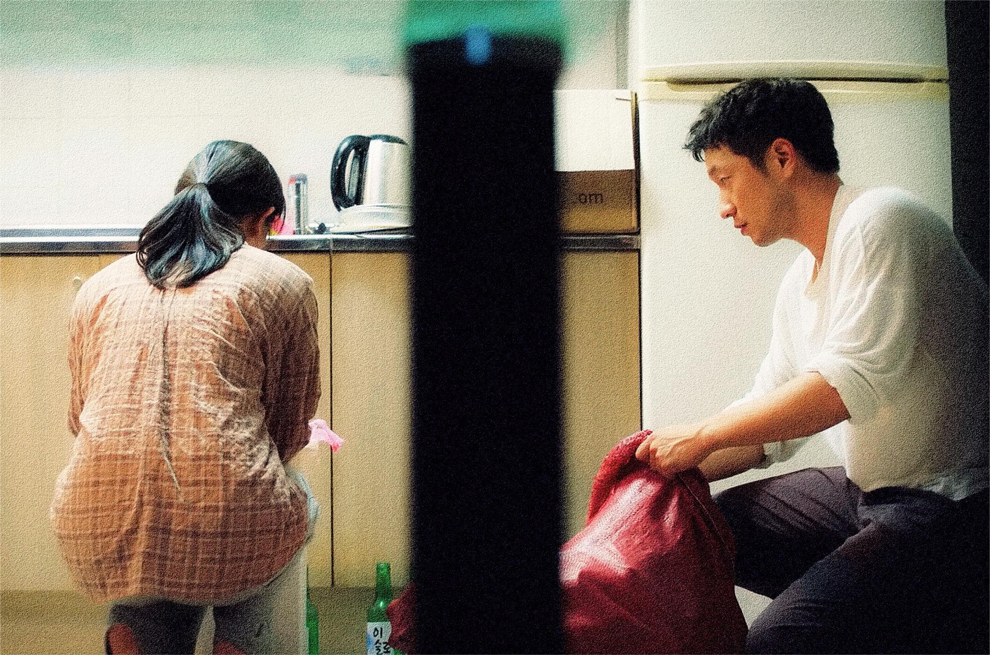 我们都太专注于自己的伤口，忘了要去握住别人伸出的手。丨陶立夏《喜乐章》 