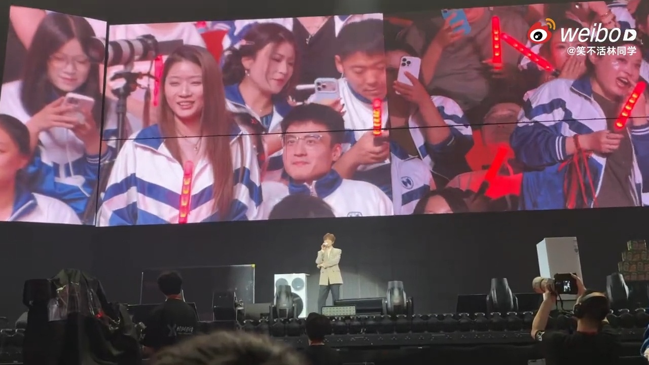 徐良实在人干实在事被徐良抽中了100寸大彩电 别人抽奖送海报，徐良直接送家电！1